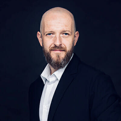 Kris-headshot_400x400